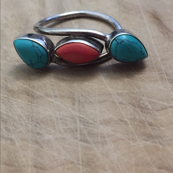Vintage inlaid turquoise and coral silver ring - Picture 5 of 6